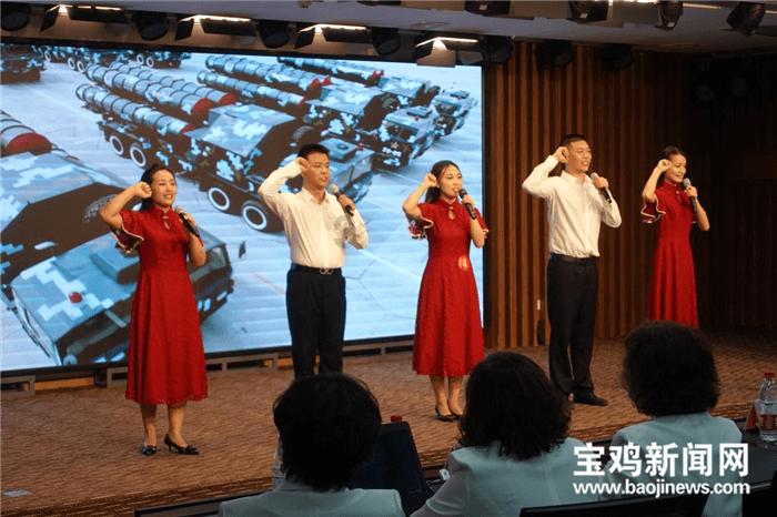 大学阶段有必要做很多项目跟比赛吗，还是说参加学校组织呢？